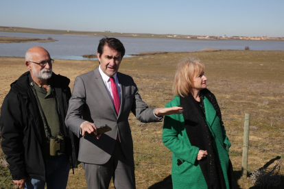 El consejero de Medio Ambiente, Vivienda y Ordenación del Territorio visita las Lagunas de Villafáfila.- ICAL
