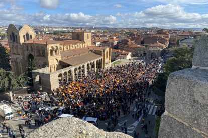 Concentración del PP en Ávila contra la amnistía.- ICAL