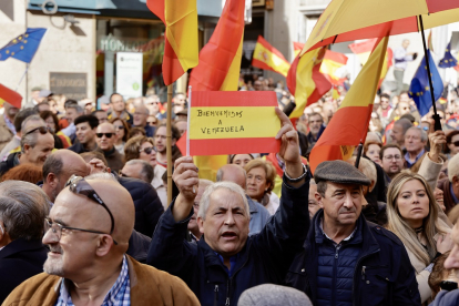 Miles de personas se concentran en la plaza del Liceo de Salamanca contra la amnistía. ICAL