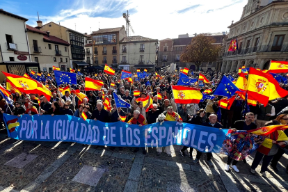 Miles de personas se concentran en León contra la amnistía.- ICAL