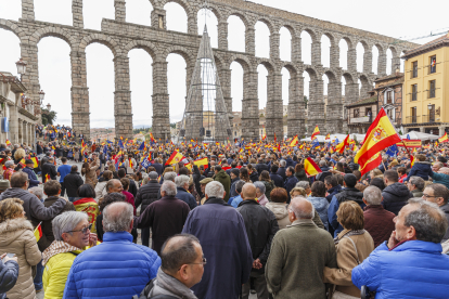Miles de personas se concentran en Segovia contra la amnistía.- ICAL