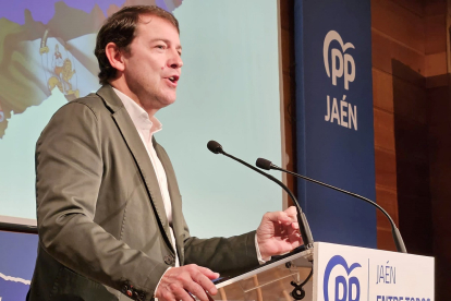 El presidente del PP de Castilla y León, Alfonso Fernández Mañueco, participa en Jaén en la Convención provincial 'Jaén en libertad'. - ICAL