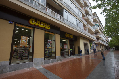 Apertura del supermercado Gadis de la Avenida de San Roque. -E.M.