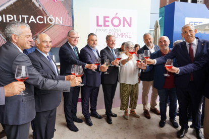 El presidente de las Cortes, Carlos Pollán, participa en la 65 Feria Internacional de Muestras de Asturias, que pone en valor la cultura y la gastronomía de León.- Ical