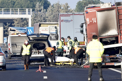 Accidente de tres camioneros a la altura de la localidad vallisoletana de Tordesillas.- ICAL