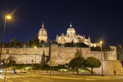 La muralla y la catedral de Salamanca