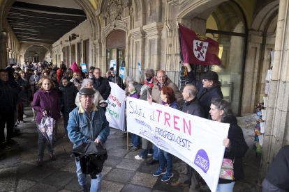 Manifestación en Salamanca para recuperar el tren de la 'Ruta de la Plata' - ICAL