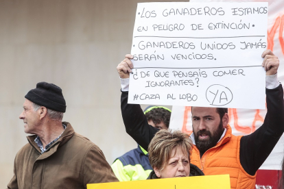 Movilización convocada a iniciativa de un grupo de ganaderos locales de Riaño (León) para protestar contra la protección del lobo