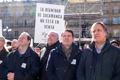 Concentración en Salamanca para exigir más frecuencias de tren y la reapertura del tren de la Ruta de la Plata.-ICAL