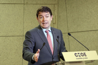 Fernández Mañueco en la Asamblea General Electoral de la CEOE-CyL.- ICAL