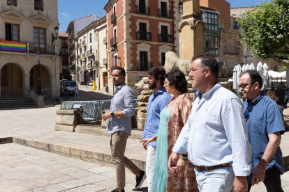 Juan García-Gallardo visita Soria en el marco de la campaña electoral de Vox.- ICAL