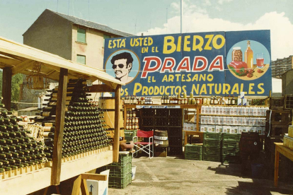 Las fotos de los 50 años de historia de Prada a Tope. BIOGRAFÍA 'PRADA A TOPE. EJEMPLAR ÚNICO Y ATEMPORAL