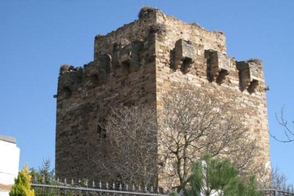 Castillo a la venta en Quintana del Marco (León). -E.M.