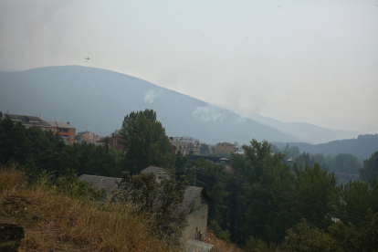 Incendio en el municipio de Puente Domingo Flórez (León).- ICAL