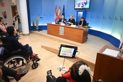 La consejera de Familia e Igualdad de Oportunidades, Isabel Blanco, presenta el spot de Aspace Castilla y León para visibilizar el día a día de las personas con parálisis cerebral y otras discapacidades con grandes necesidades de apoyo. -JCYL