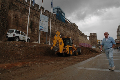 Obras de restauración del Castillo de los Templarios durante la primera década del siglo XXI. -ICAL.