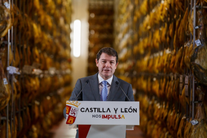 El presidente de la Junta de Castilla y León, Alfonso Fernández Mañueco, participa en el acto del 125 aniversario de la empresa Monte Nevado.- ICAL