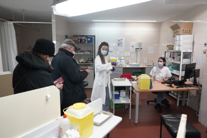 Primera jornada de vacunación sin cita previa contra la gripe en Castilla y León.- ICAL