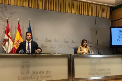 Ibálñez y Lucas en la rueda de prensa tras el Consejo de Gobierno. - EUROPA PRESS