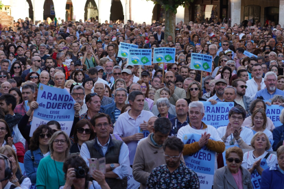 Concentración en Aranda de Duero (Burgos) para reclamar más inversión en infraestructuras en la provincia. -ICAL