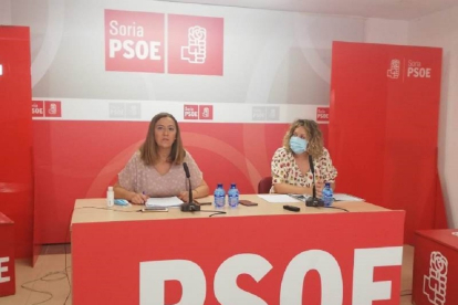 La vicesecrearia general del PSOE de Castilla y León, Virginia Barcones, (i) junto a la procuradora Judith Villar. - PSOE