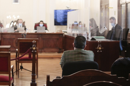 Juicio al ex alcalde de Cubillos del Sil, José Luis Ramón, acusado de prevaricación. -ICAL