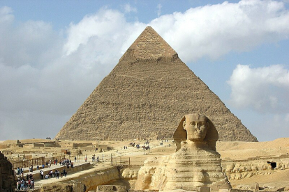 La Gran Esfinge y las pirámides de Guiza, construidas durante el Imperio Antiguo de Egipto.- E.M