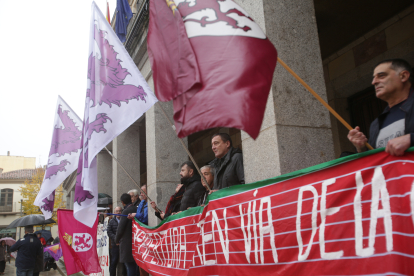 Concentración en Zamora para exigir la reapertura de la Ruta de la Plata, en una imagen de archivo.-ICAL