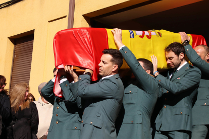 Funeral en Nogarejas, León por el guardia civil David Pérez Carracedo asesinado en Barbate - ICAL
