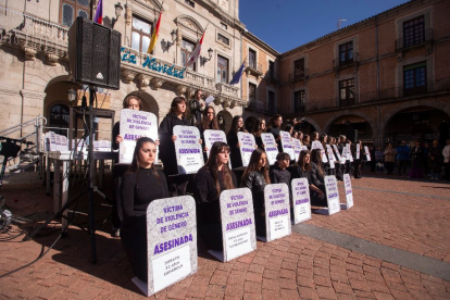 Manifestación en Ávila por el día para la Erradicación de la Violencia contra la Mujer. -ICAL.