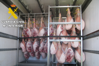 Carne transportada en malas condiciones intervenida en Béjar y Guijuelo.- ICAL