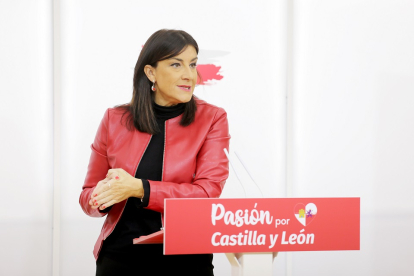 La secretaria de Organización del PSOE de Castilla y León, Ana Sánchez, informa acerca del desarrollo del 14º Congreso Autonómico del PSCyL.- ICAL