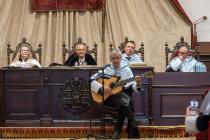 Honoris Causa de la Usal a Caetano Veloso.-ICAL