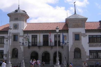 Ayuntamiento de El Espinar, localidad donde Protección Civil ha emitido el comunicado. | E.M