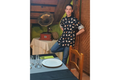Ana Municio, Jefa de Cocina, cuenta con una dilatada trayectoria en restaurantes en Francia.  / L.P.