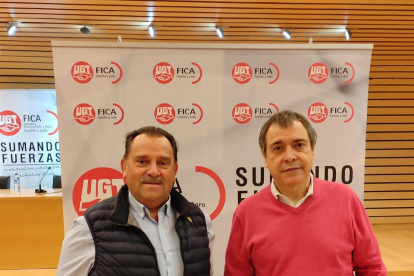 El vicesecretario general de UGT Confederal, Mariano Hoya Callosa, (D) y el secretario general de UGT FICA CyL, Miguel Ángel Gutiérrez Fierro (I). - EUROPA PRESS
