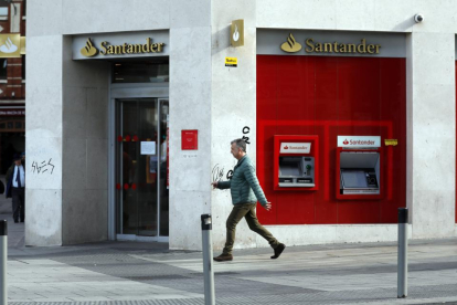 Surcursal Banco Santander. - EM