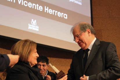El ex presidente Herrera recibe el premio 'Árbol de Valores' de Fundación Personas.- ICAL