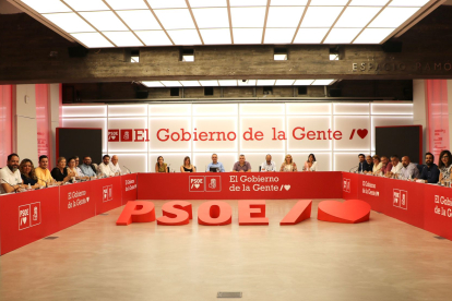 Reunión de secretarios de Organización del PSOE en la sede nacional a la que asiste Ana Sánchez. Ical