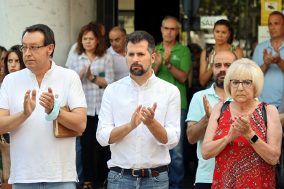 El secretario general del PSOE de Castilla y León, Luis Tudanca, participa en una concentración en Zamora tras el fallecimiento de un brigadista del operativo contra incendios. Ical