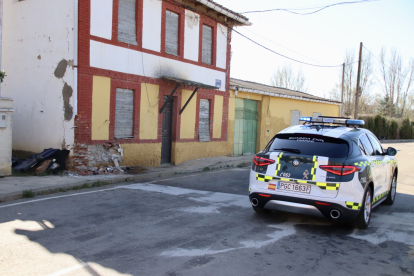 Dos víctimas mortales en un accidente de tráfico en Villaverde de Abajo (León). ICAL