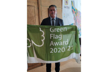 El Parque de Quevedo de León renueva su ‘green flag’ por su limpieza, cuidado y biodiversidad. | ICAL.