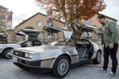 Salamanca 'Regresa al Futuro' con el DeLorean. ICAL