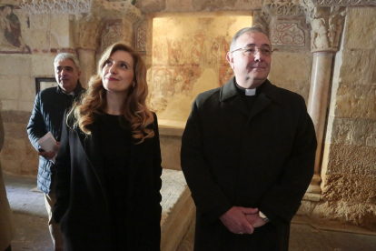 La viceconsejera de Acción Cultural, Mar Sancho, presenta la restauración de las pinturas del Panteón Real de San Isidoro.- ICAL