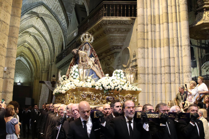 Coronación de la Virgen del Mercado en León.- ICAL
