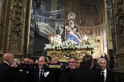 Coronación de la Virgen del Mercado en León.- ICAL