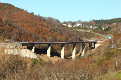 Obras de finalización del viaducto O Castro en la autovía A6 - ICAL
