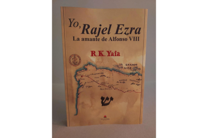 Portada del libro 'Yo, Rajel Ezra: La amante de Alfonso VIII'. Mapa que rememora el original del Péndulo de Salomón. R. K. YAFA