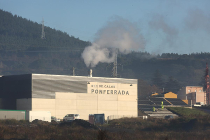 Mañueco visita la planta Red de Calor de Ponferrada.- ICAL