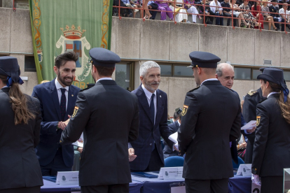 El ministro del Interior, Fernando Grande-Marlaska, preside el acto de jura o promesa de la XXXVI promoción de la Escala Básica de la Policía Nacional. -ICAL